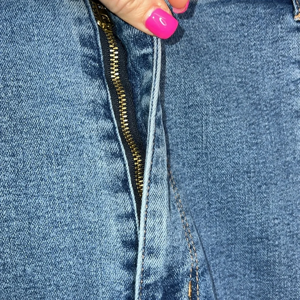 Sofia by Sofia Vergara Diana Style High‎ Rise Palazzo Jeans- 28W